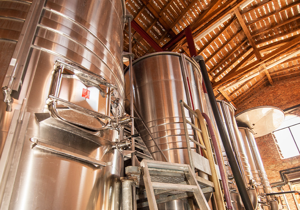 Chai Cuve de vinification du chai du domaine de Lastronques